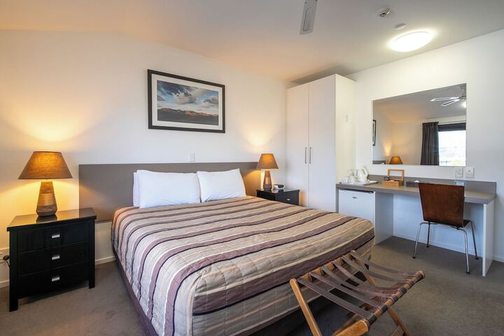 Room 4 of 19