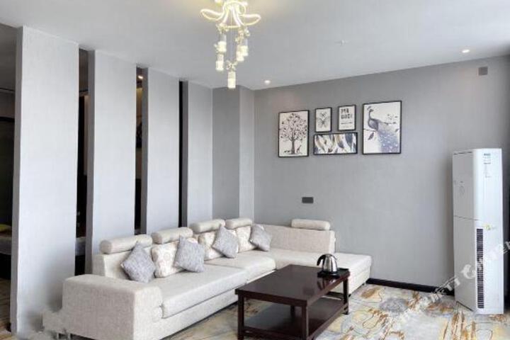 Longcheng Business Hotel