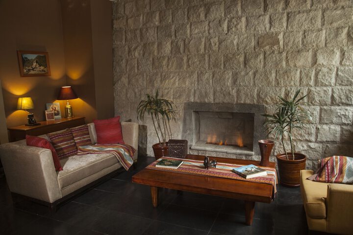 Guest Lobby