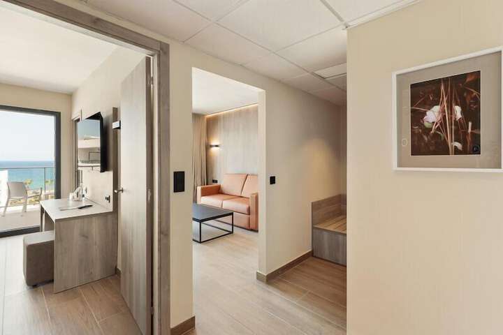 Room 48 of 162