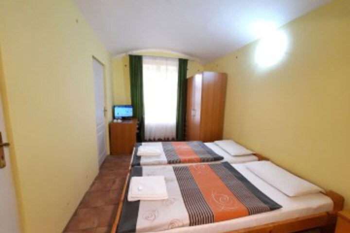 Room 13 of 52