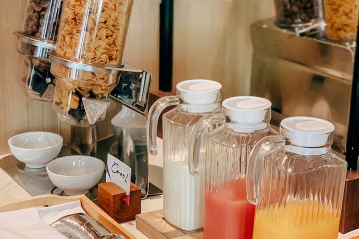 Breakfast/Coffee Service 18 of 20