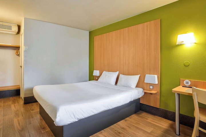 Room 15 of 37