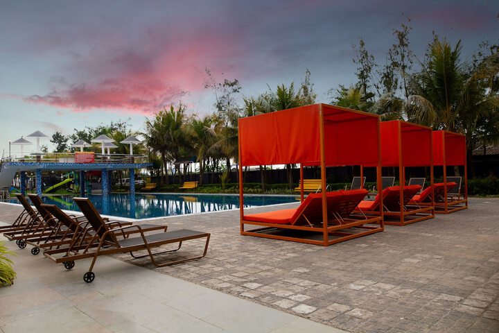 Pools & Facilities