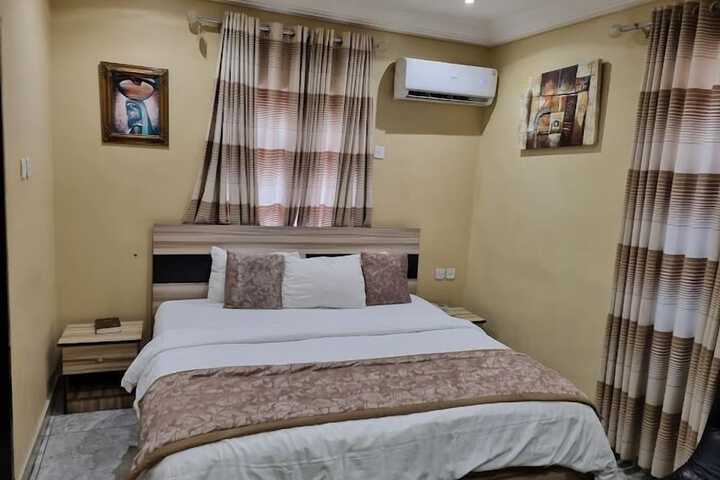 Room 9 of 50