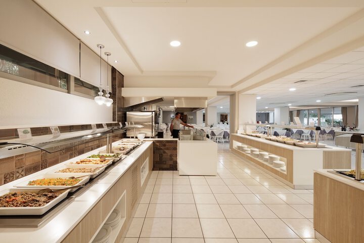 Dining 105 of 208