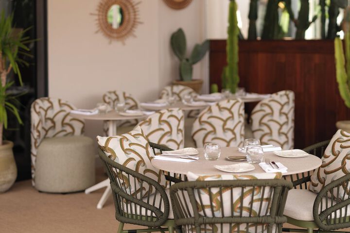 Dining 70 of 81