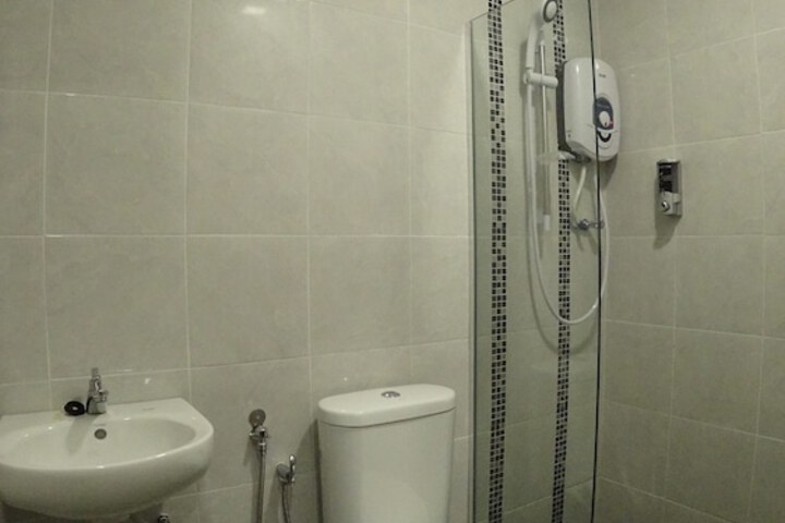 Room 9 of 13