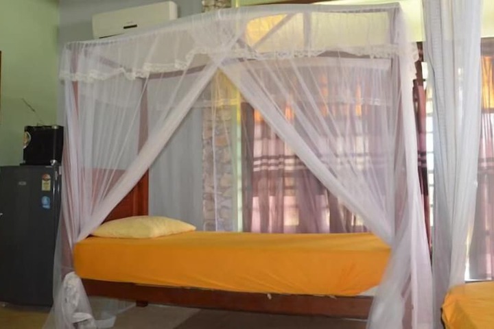 Room 15 of 76