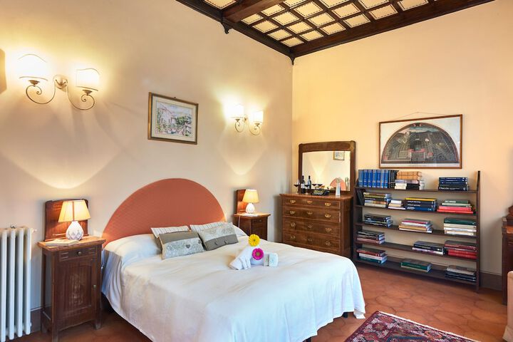 Room 6 of 38