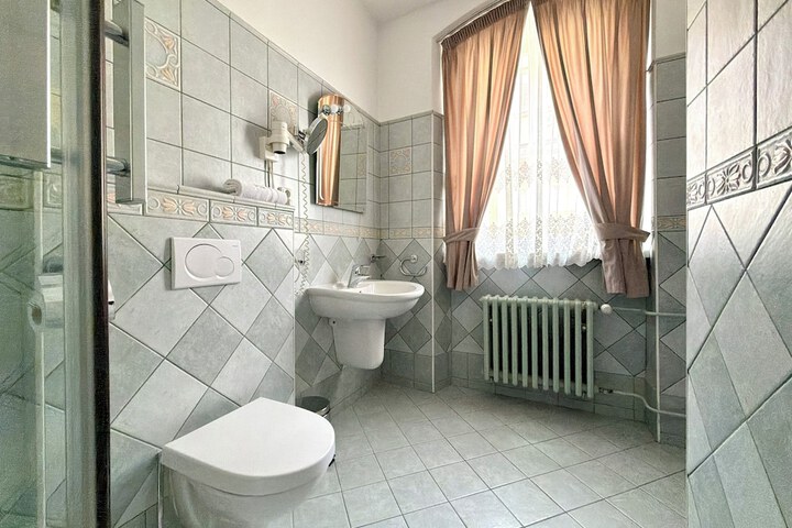 Room 52 of 72