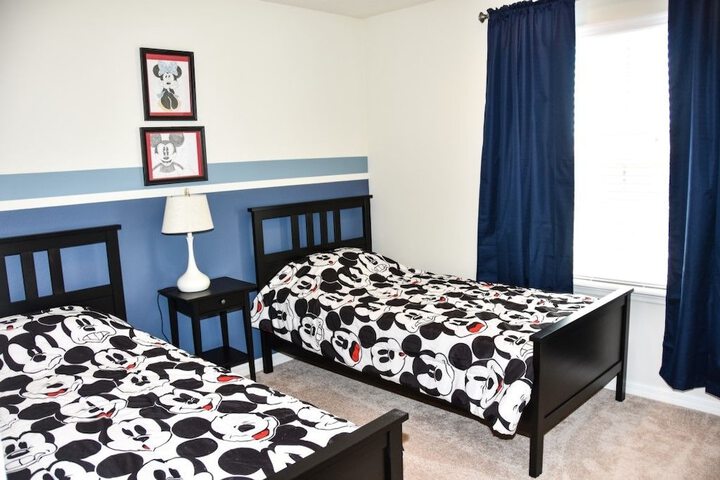 Room 4 of 65