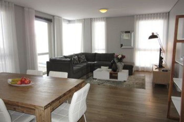 Room 42 of 60