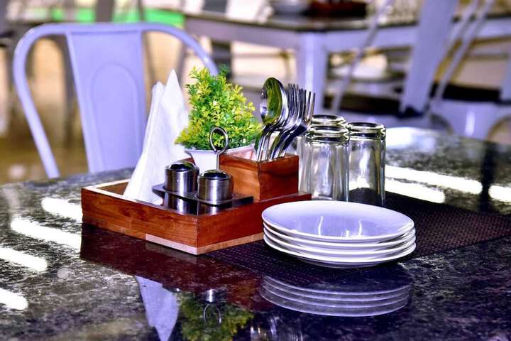 Dining 31 of 51