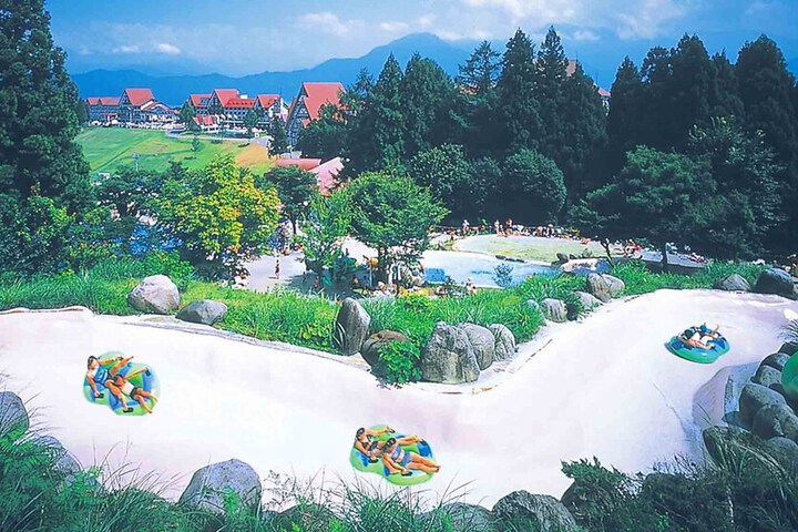 Pools & Facilities