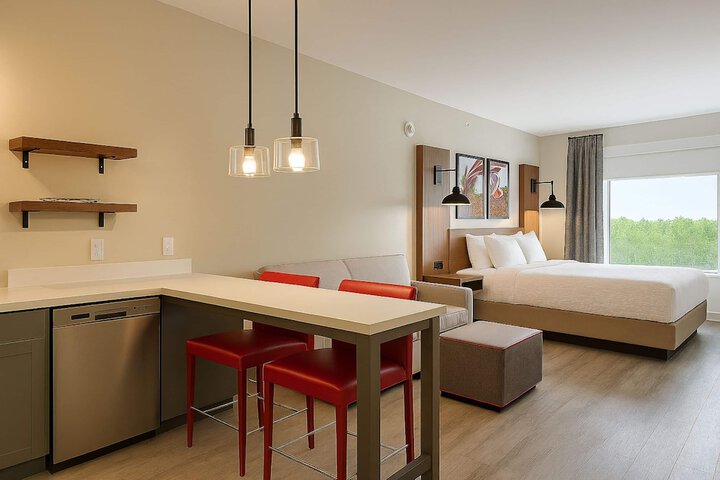 Room 6 of 13