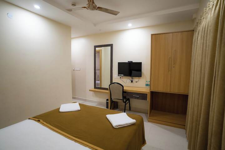 Room 14 of 34