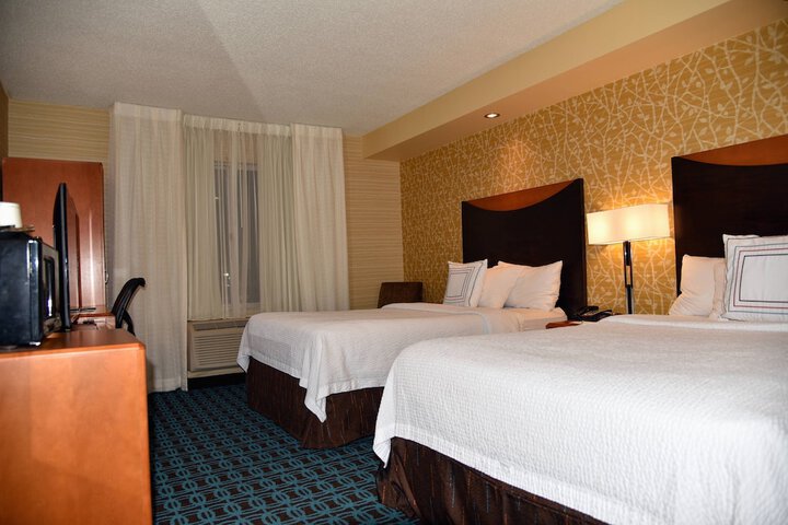 2 Double Beds Room (1 of 3)