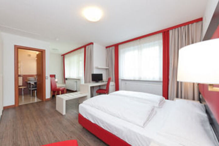 Room 35 of 68