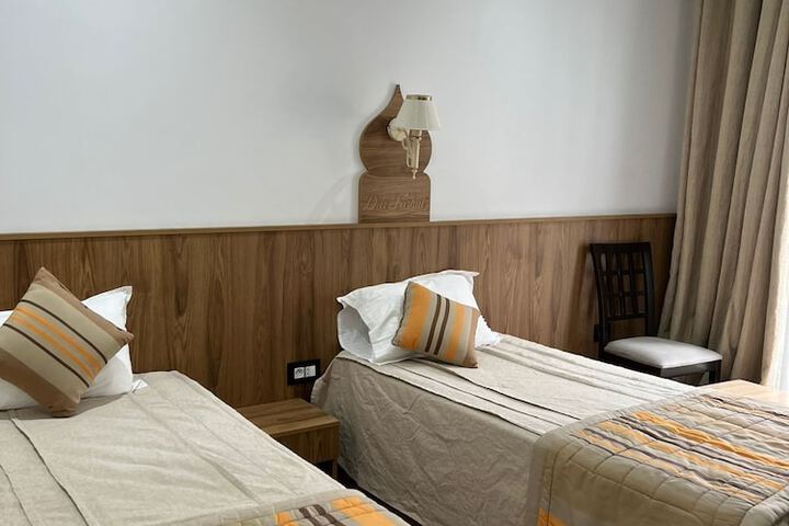 Room 10 of 21