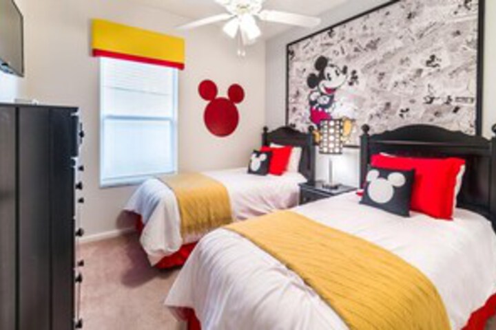 Room 32 of 34