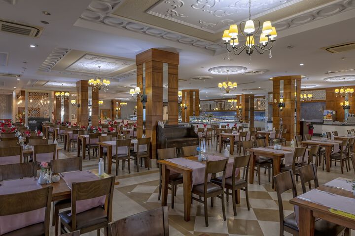 Dining 69 of 82