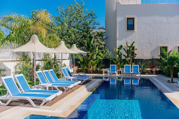 Pool Hotel