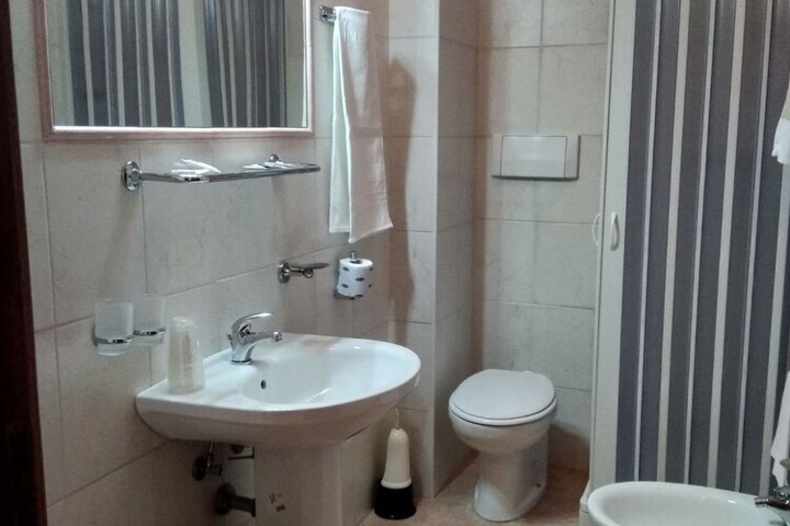Room 34 of 54