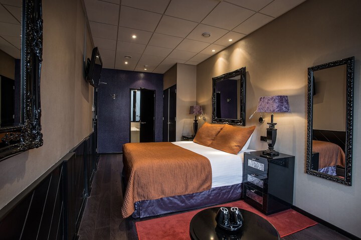 Room 86 of 189