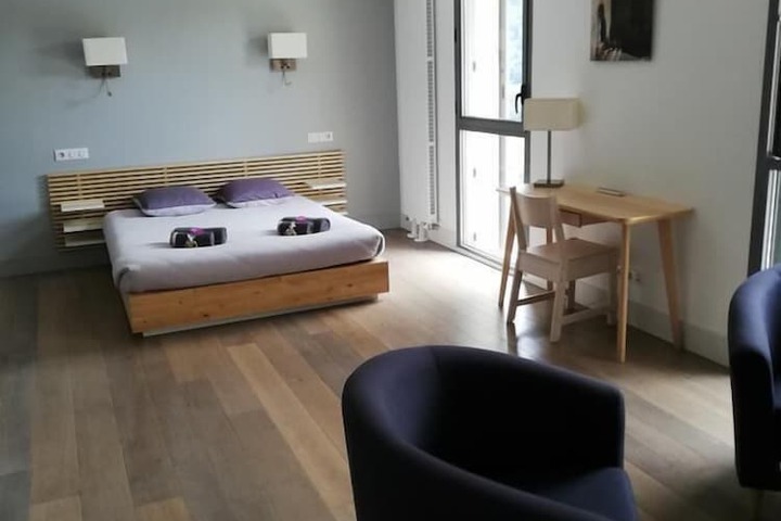 Room 9 of 26