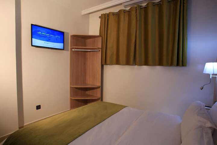 Room 14 of 27
