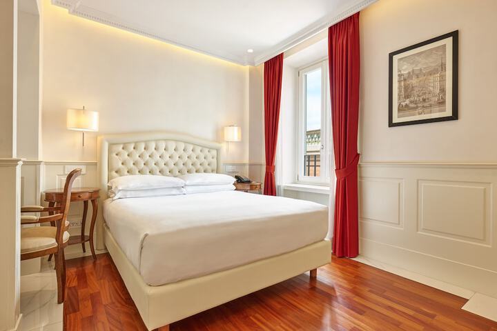 Room 28 of 83
