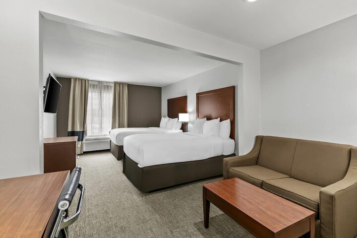 Room 42 of 77