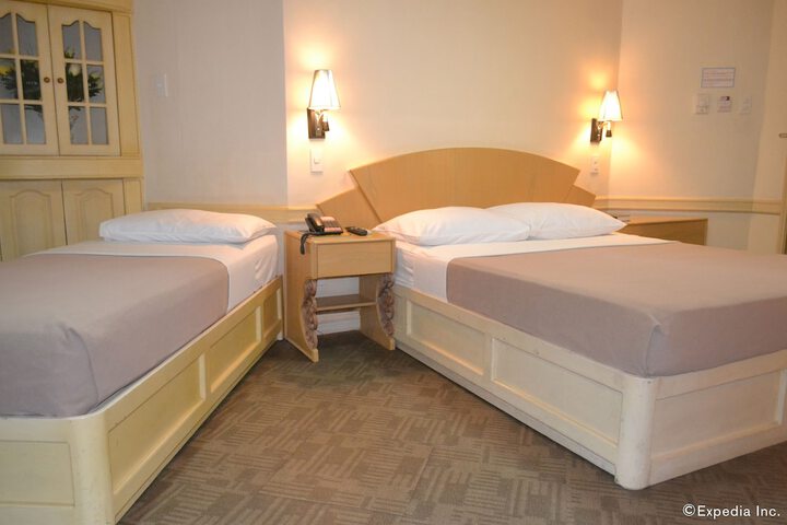 Room 27 of 82