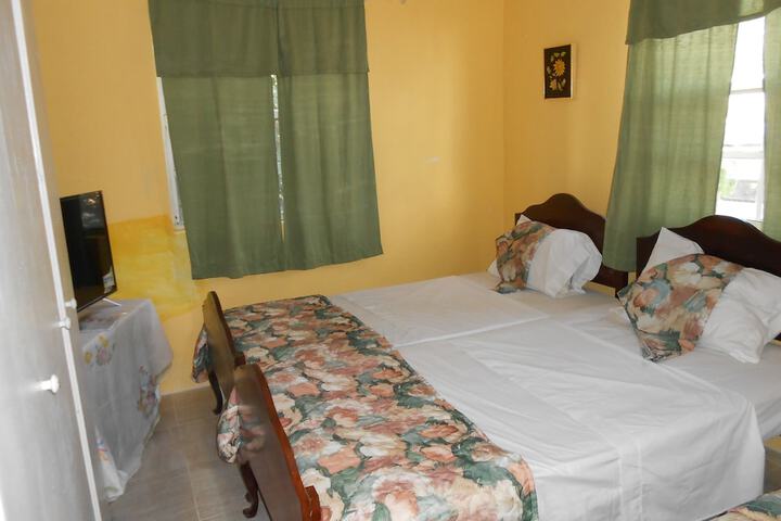 Room 3 of 80