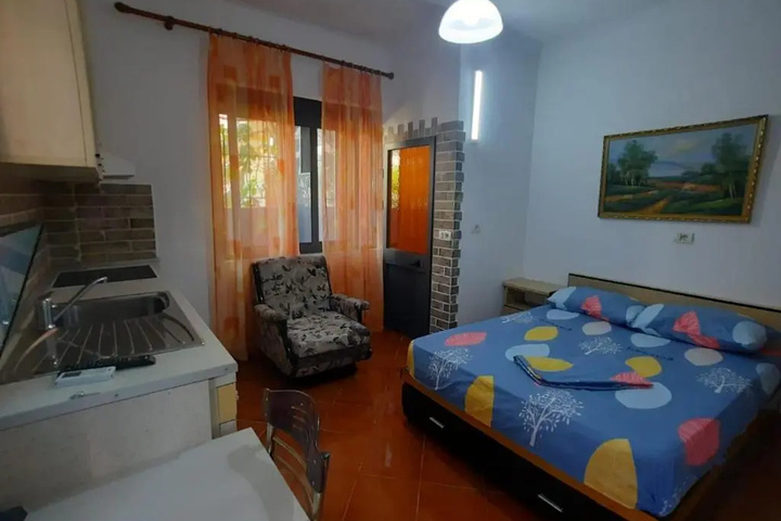 Room 3 of 10