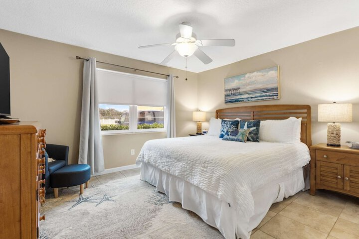 Room 2 of 38