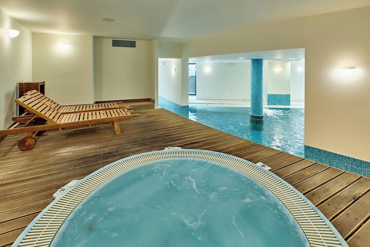 Pool 95 of 182