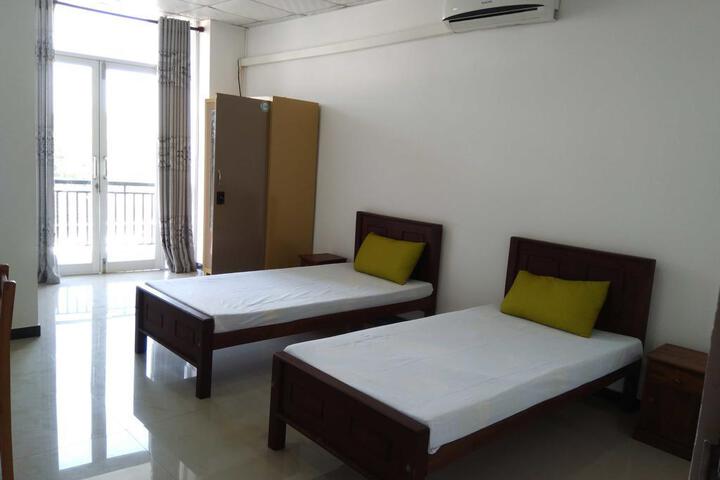 Room 10 of 10