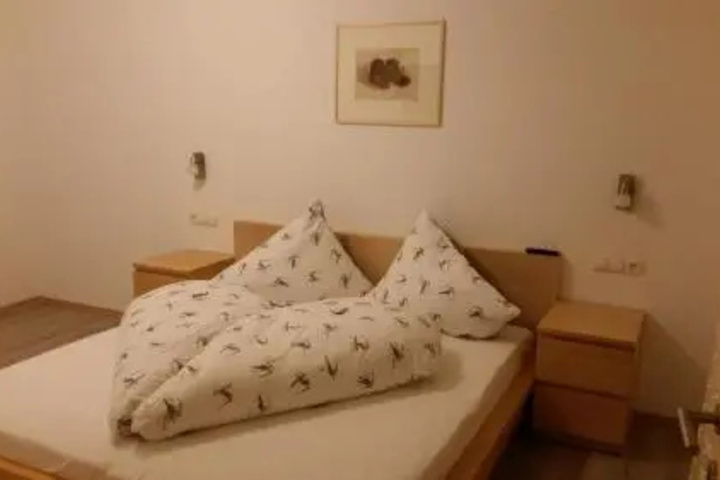 Room 2 of 11