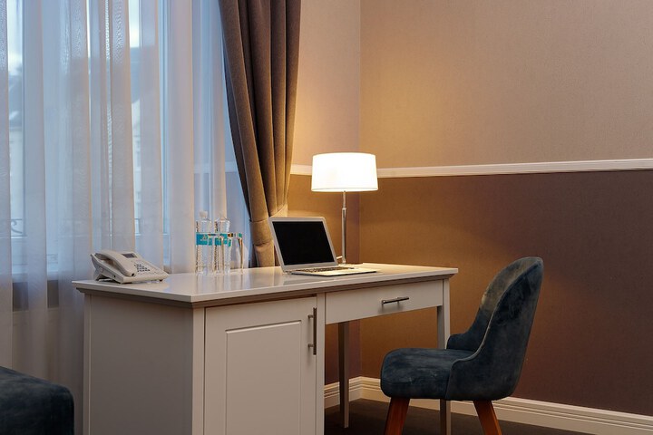Room 45 of 99