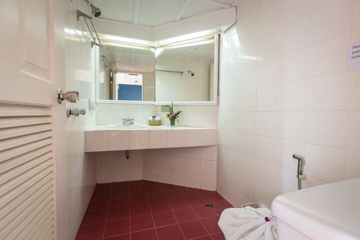 Room 75 of 99
