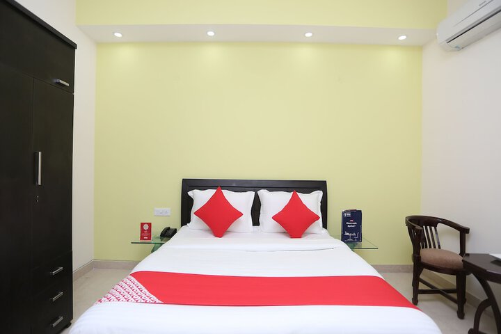 Room 25 of 29