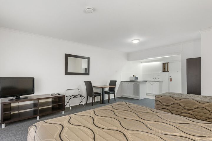Room 6 of 49