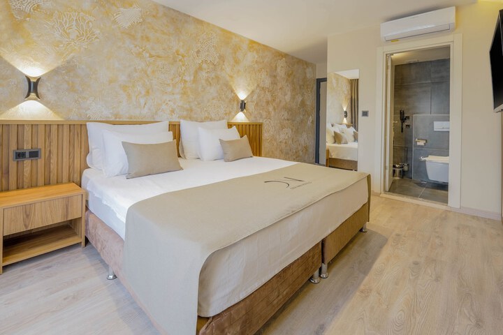 Room 3 of 27