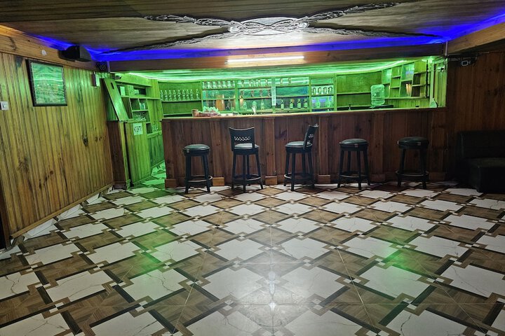 Lounge 38 of 55