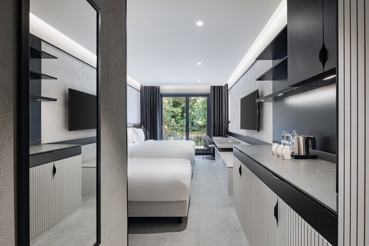 Room 10 of 89
