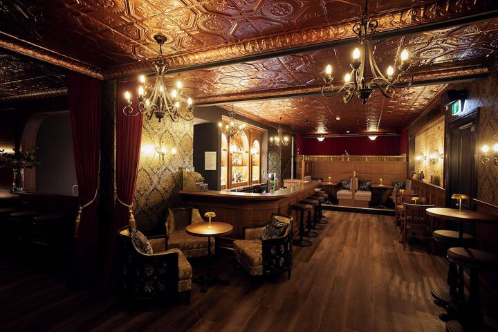 Lounge 56 of 68