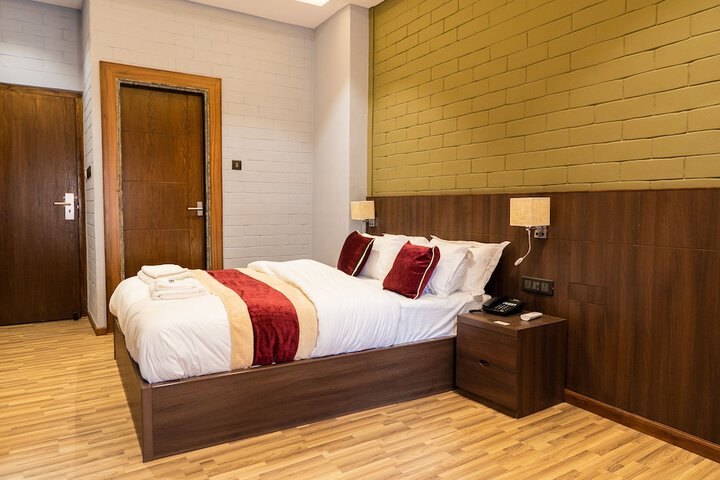 Room 7 of 42