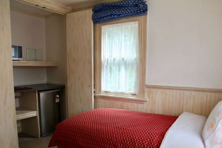 Room 16 of 48